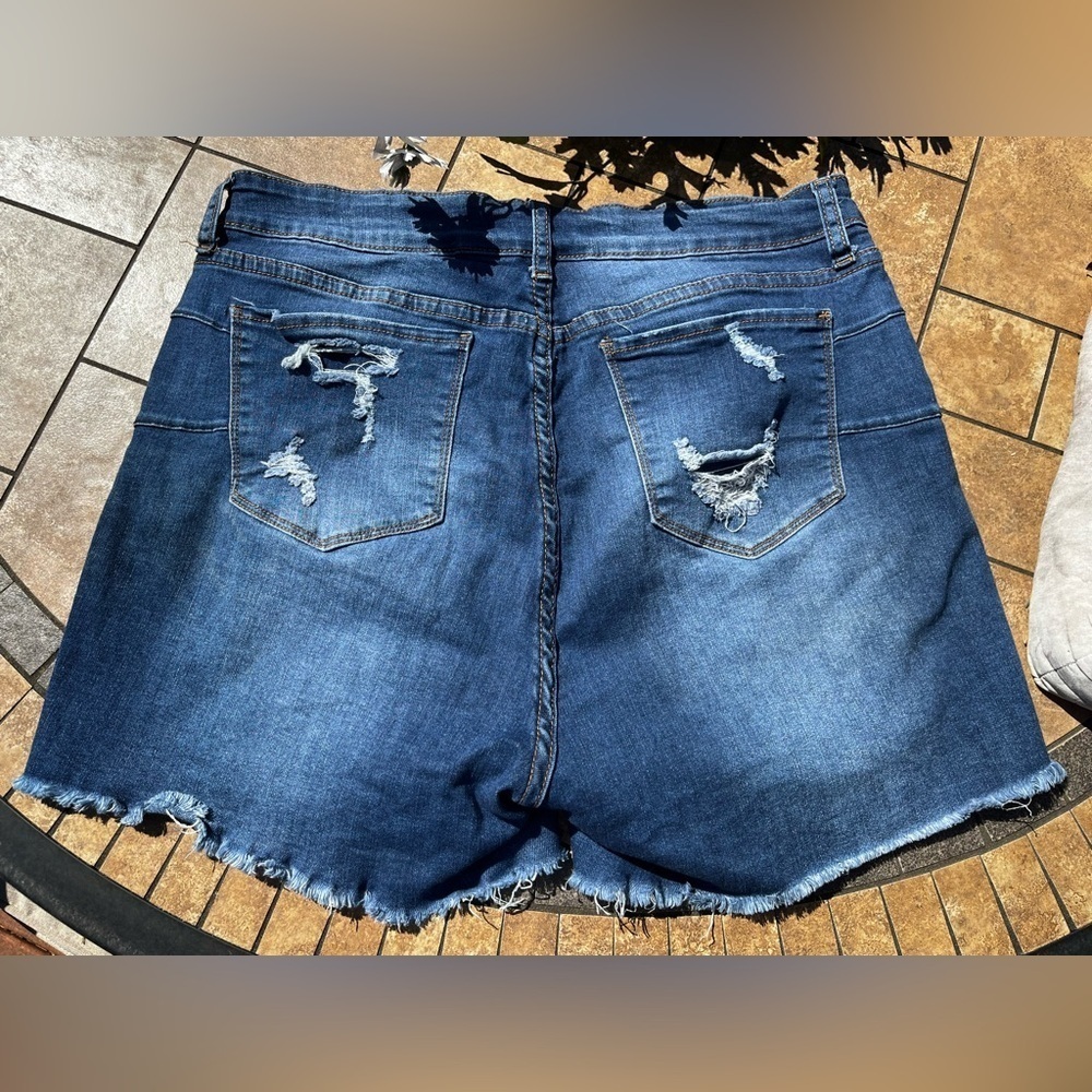 Women's Blue Denim Shorts S.O.N.G. Curvy 15/32 button up - Picture 9 of 9